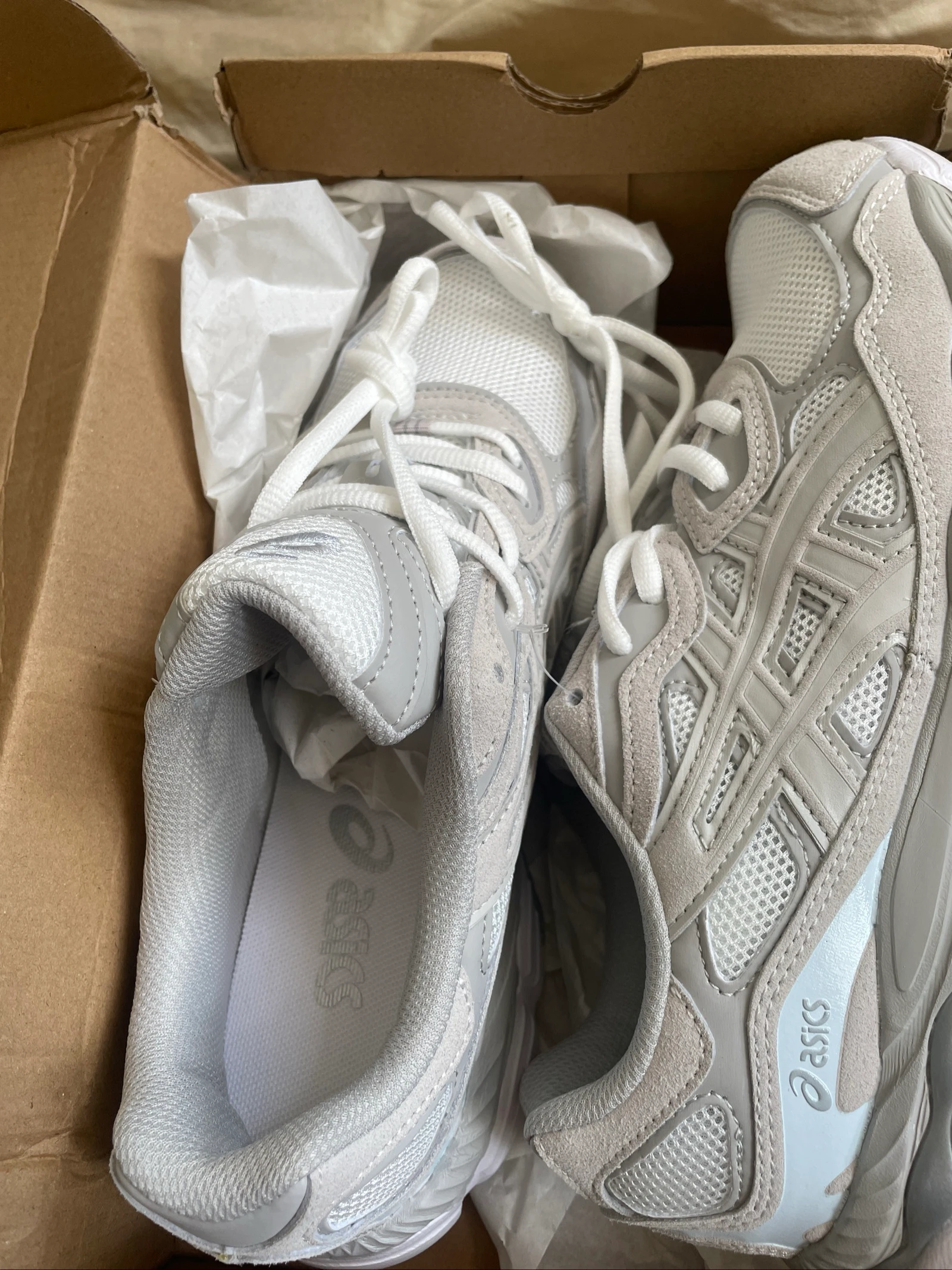 ASICS GEL-NYC Cinza / Branco – Tamanho 42 – Novas com caixa – photo 2